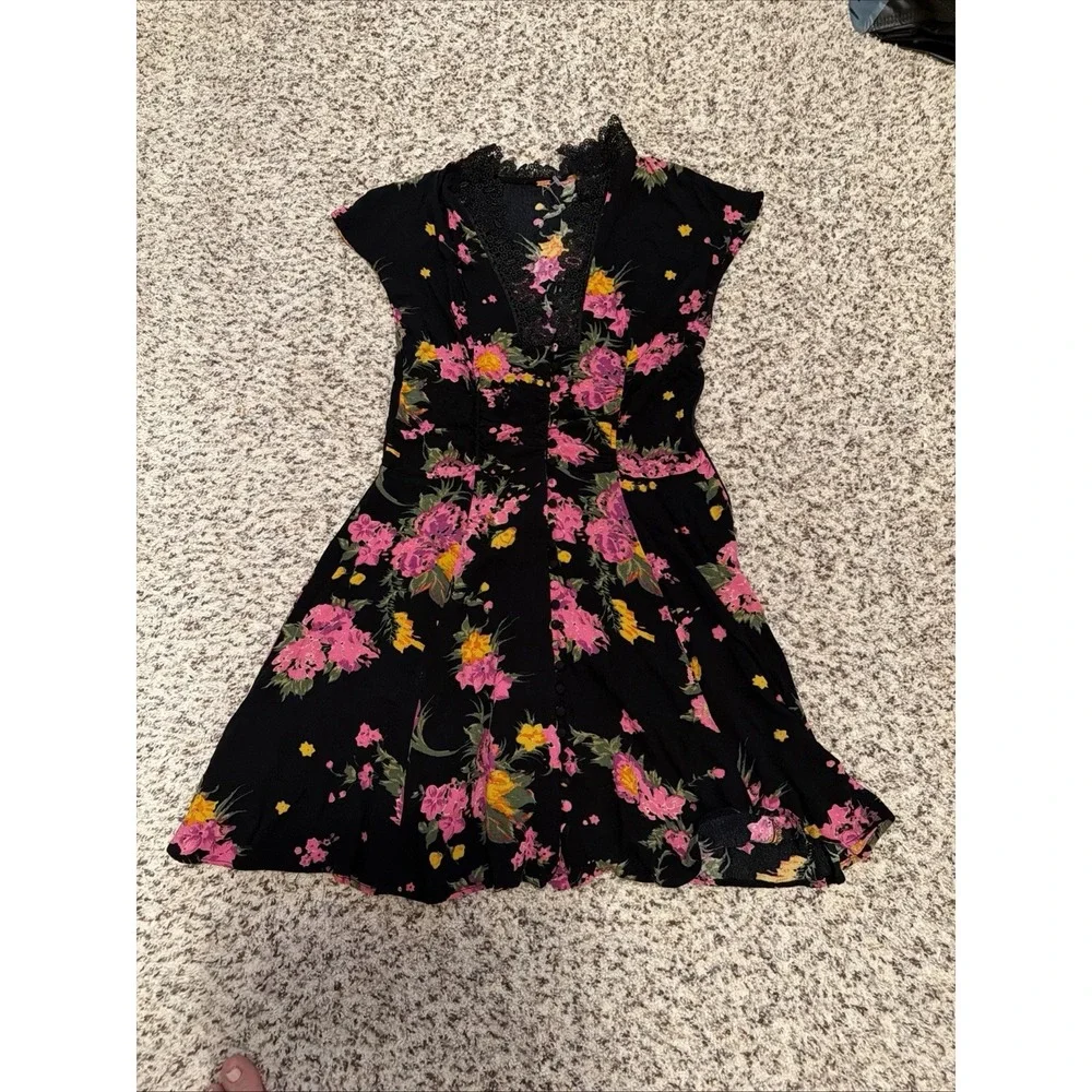 Free The People Short Size 2 Dress Black Floral Button Front Viscous V-neckline